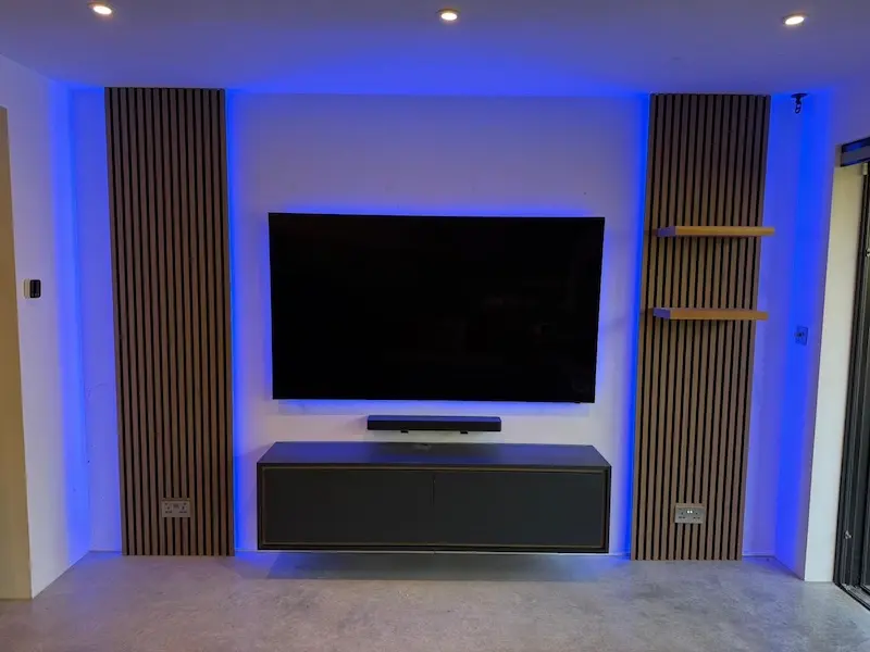 Media walls built with oak panelling